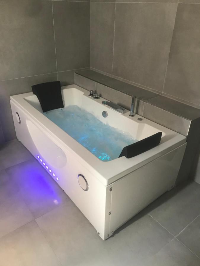 Apartman 3Kk 80 M2 S Virivkou A Saunou Jihlava Bagian luar foto