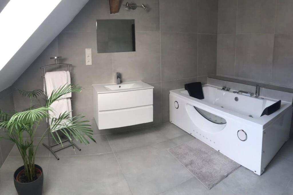Apartman 3Kk 80 M2 S Virivkou A Saunou Jihlava Bagian luar foto